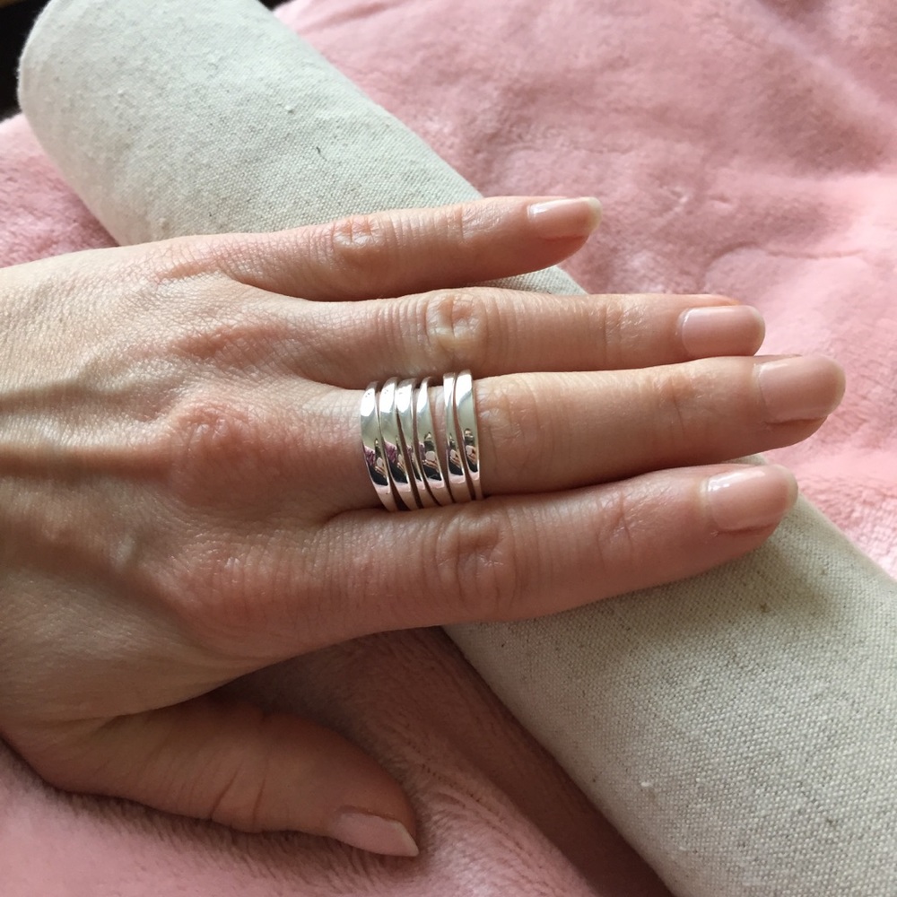Chloe+Isabel La Lune Stackable Rings, size 7
